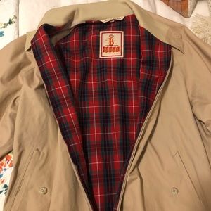 SOLD!!!!!🥳🥳🥳🥳🥳Authentic Baracuta Beige Mens Jacket